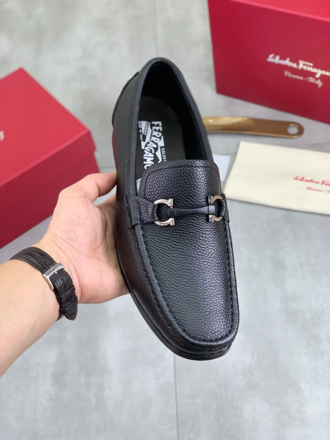 Men's shoes 💰P480 new high quality [Ferragamo/Ferragamo] latest model original imported calfskin, imported cowhide lining + original luxury metal buckle + original combination outsole Comparison without pressure Code number: 38-44 (45 customized)
